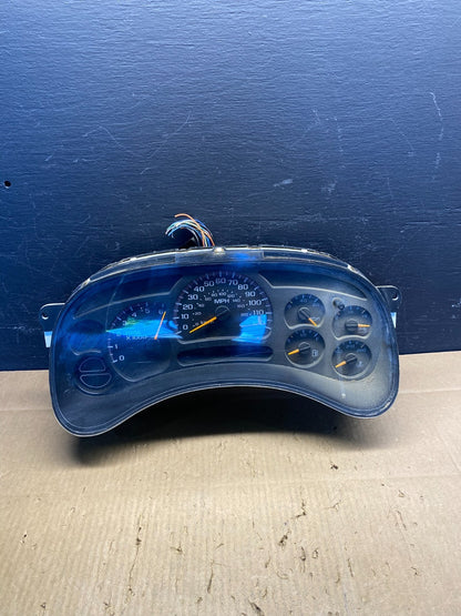 2003 to 2006 Chevrolet Silverado Yukon Cluster Gauge Speedometer AD1668 DG0