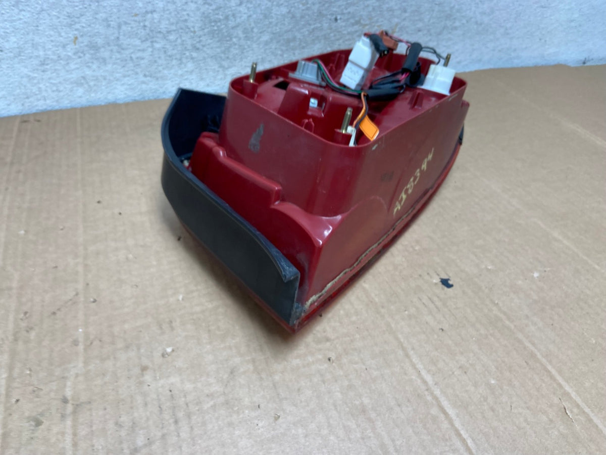 2002 to 2005 Hyundai Sonata Left Driver Lh Side Tail Light AI8394 LK4
