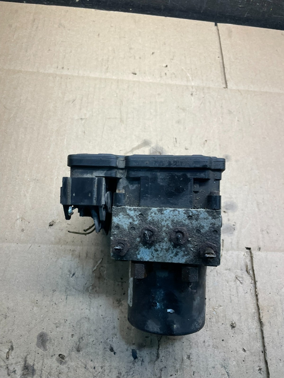 2003 - 2004 Ford Expedition ABS Anti Lock Brake Pump Module Oem v9090 DG3