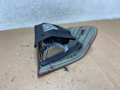 2002 - 2005 BMW 3 E46 Series Left Driver Side Lh Tail Light AI9063 LK4