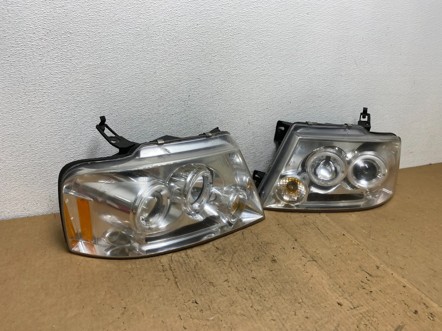 2004 to 2008 Ford F150 F-150 Left+Right Set Side LED Headlights AD0694 DG2
