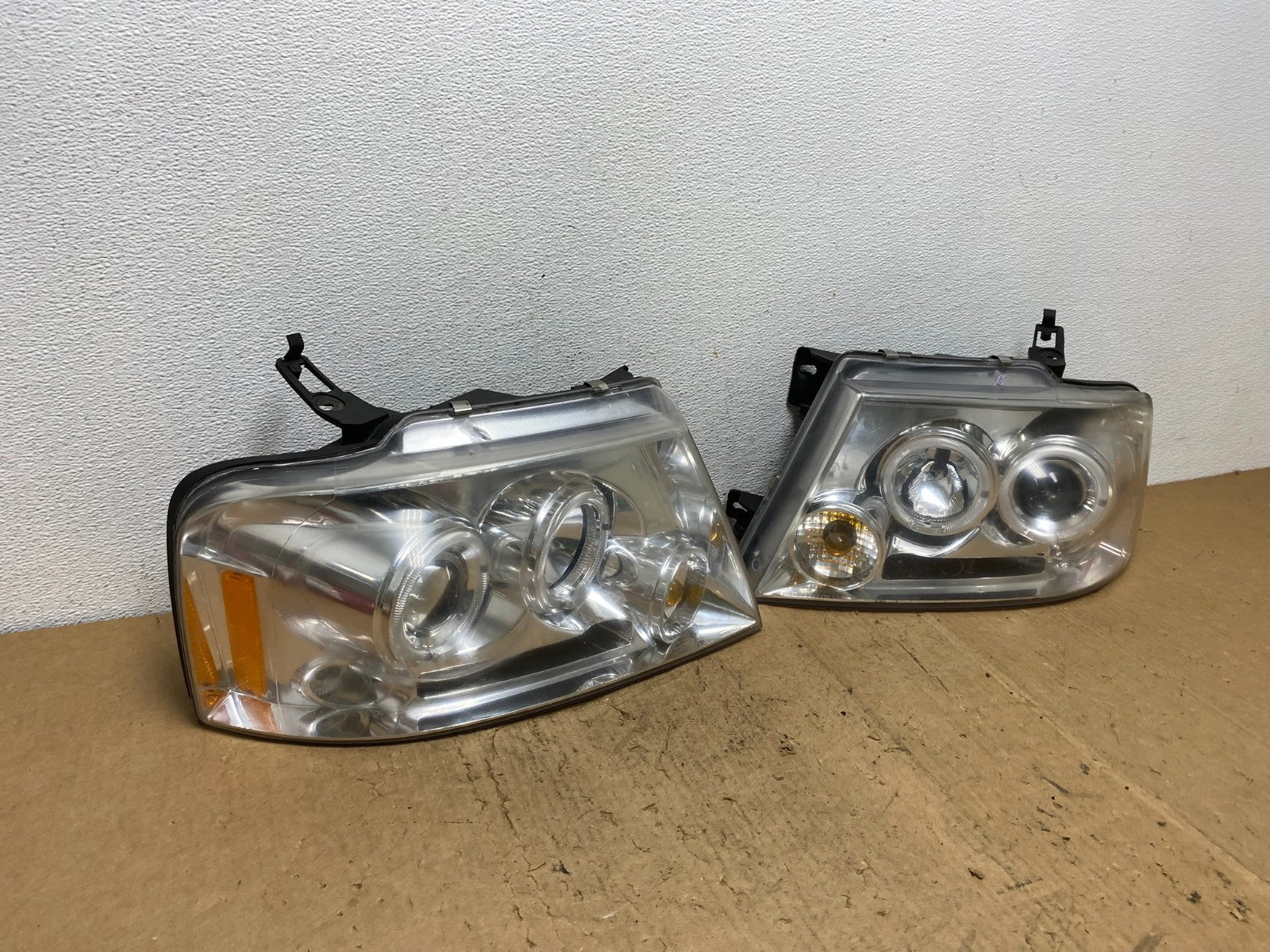 2004 to 2008 Ford F150 F-150 Left+Right Set Side LED Headlights AD0694 DG2