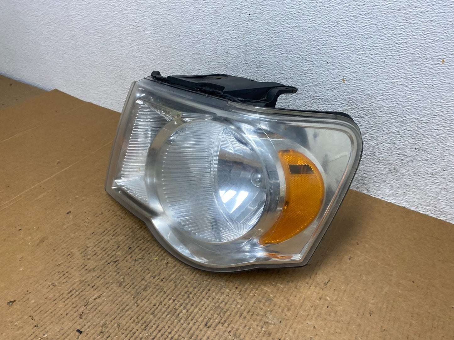 2007 2008 2009 Chrysler Aspen Left Driver LH Halogen Headlight AE1438 DW1