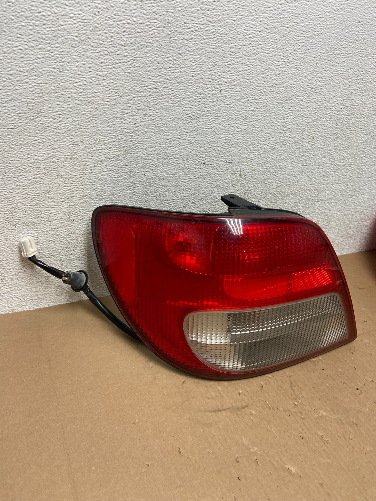 2002 to 2003 Subaru Impreza Wagon Left Driver LH Tail Light AD6554 DG2