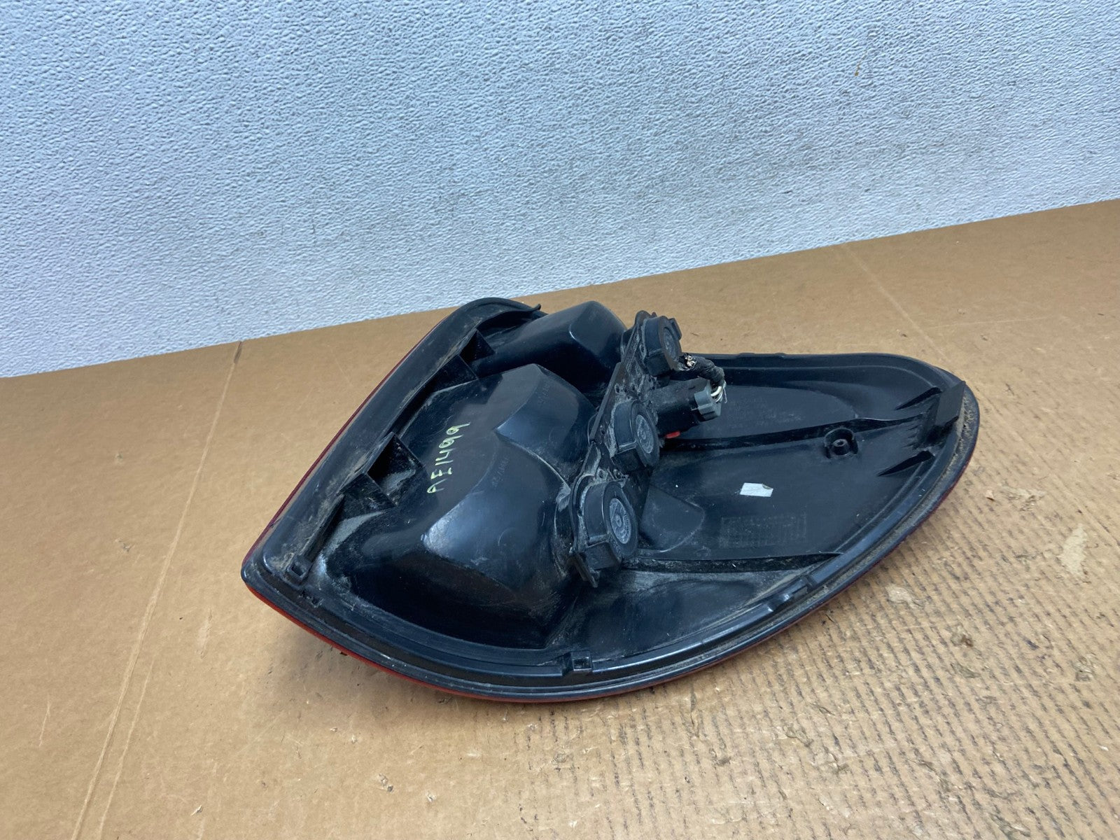 2001 to 2003 Dodge Grand Caravan Left Driver Lh Tail Light AE1499 LK5