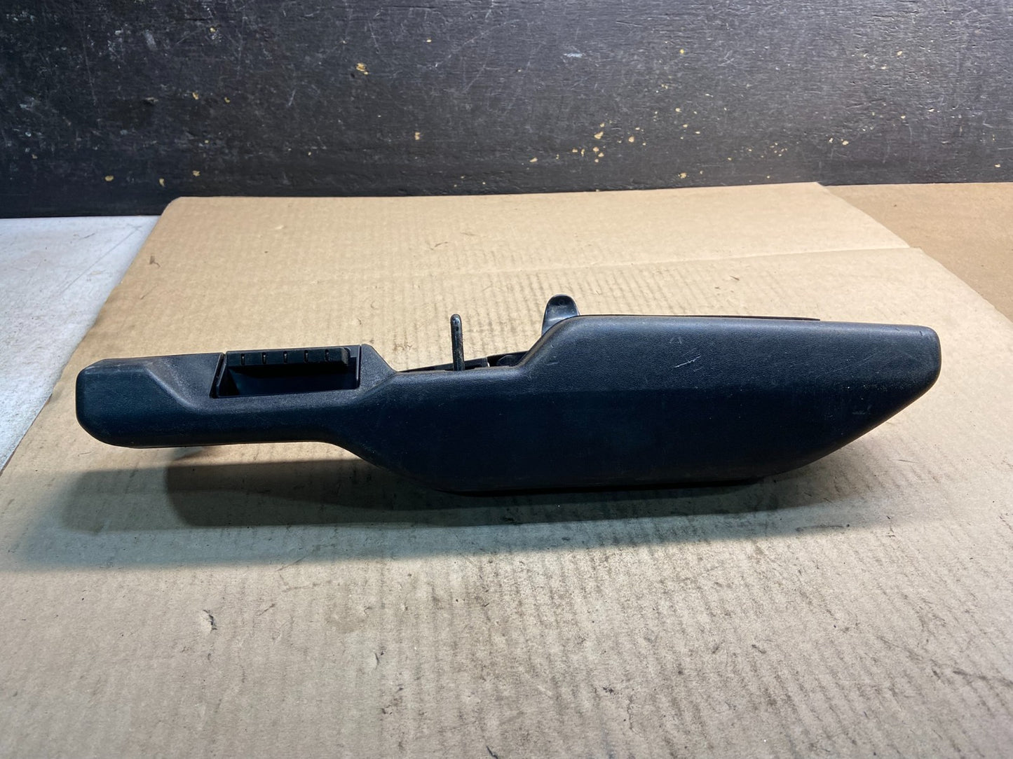 2003 to 2008 Pontiac Vibe Rear Wiper Windshield Motor OEM z4929 DG5