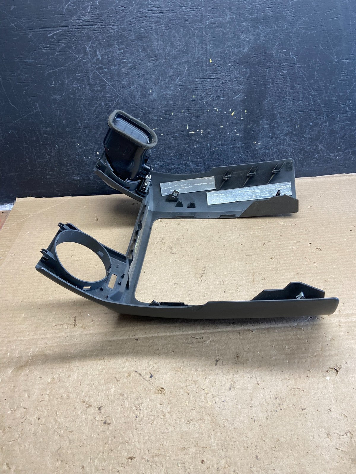 2005-2009 Land Rover LR3 Center Dashboard Air Vent AH3993 DG4