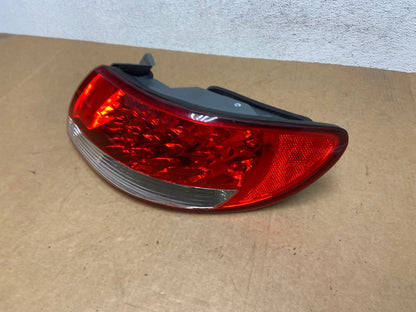 2006 2007 2008 2009 Hyundai Azera Right Passenger Tail Light AE2962 LK1