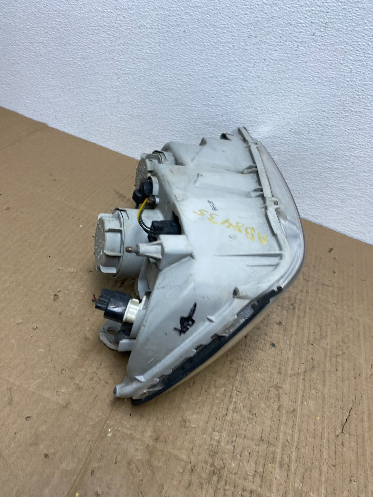2004 2005 Hyundai XG350 XG Left Driver LH Headlight Halogen AB8435 DW7