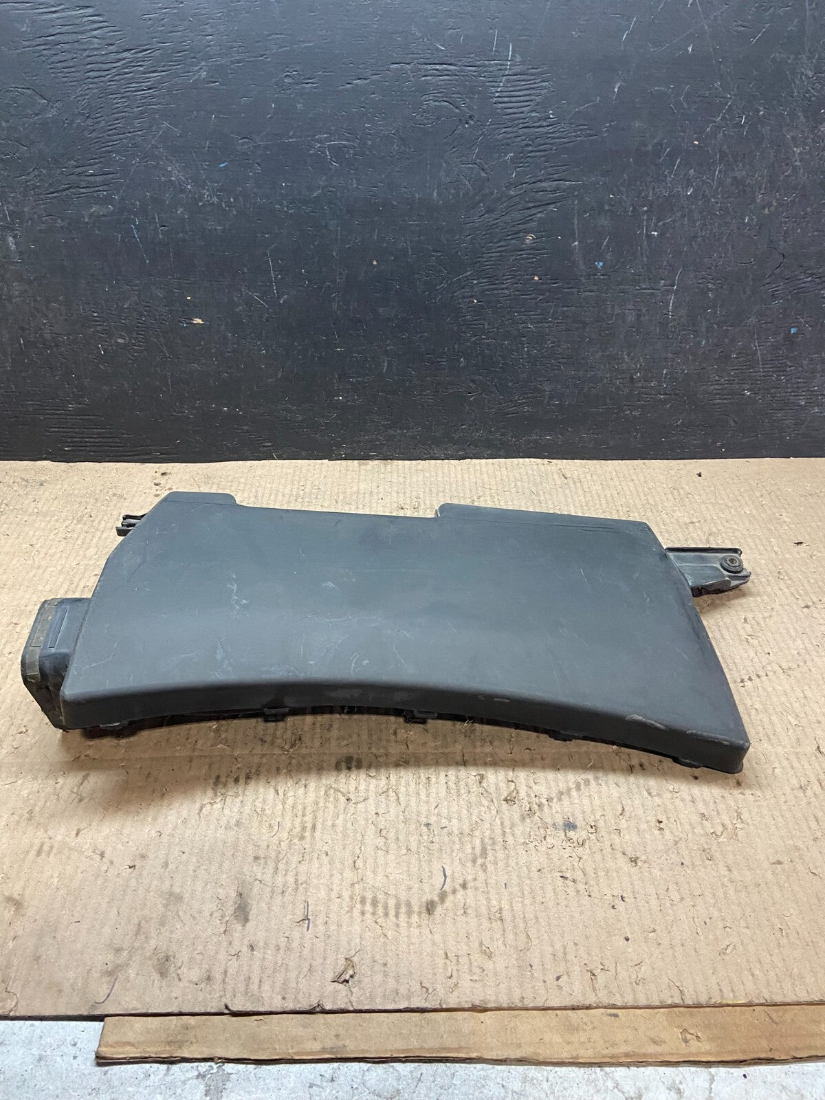 2006 to 2007 Infiniti m35 air intake manifold box inlet housing OEM I78940