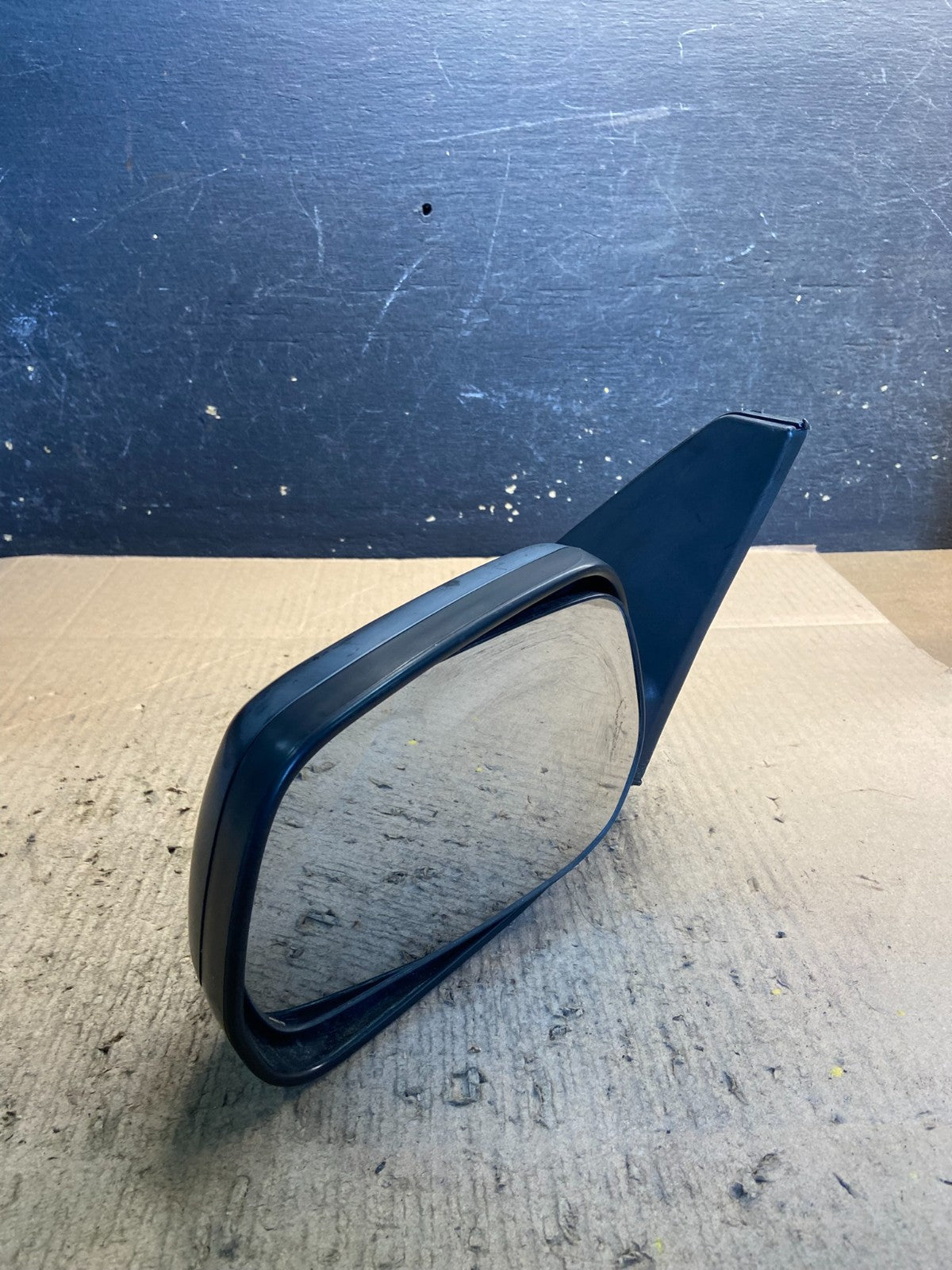 2004 to 2005 Toyota RAV4 Left Driver LH Side View Door Mirror  DG Z2207 MS9