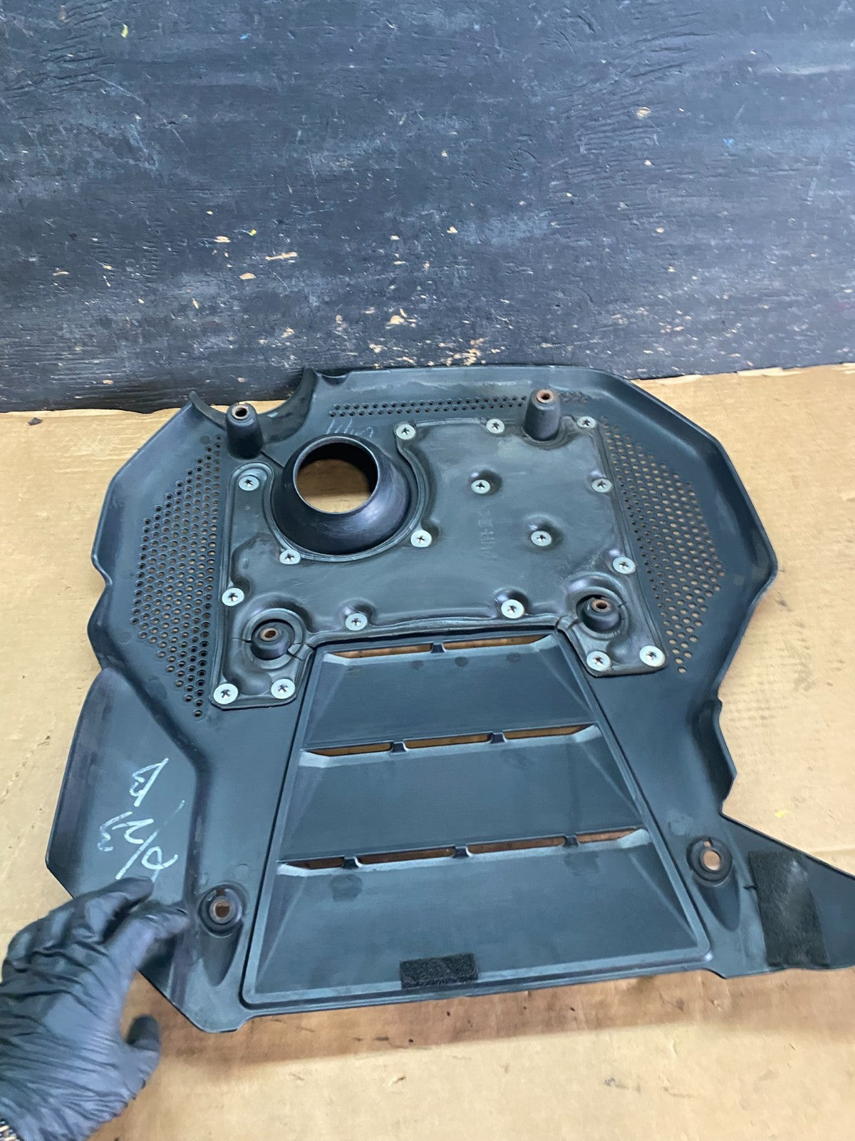 2006 to 2010 Hyundai Azera V6 Engine Motor Shield Cover OEM S0447 DG4