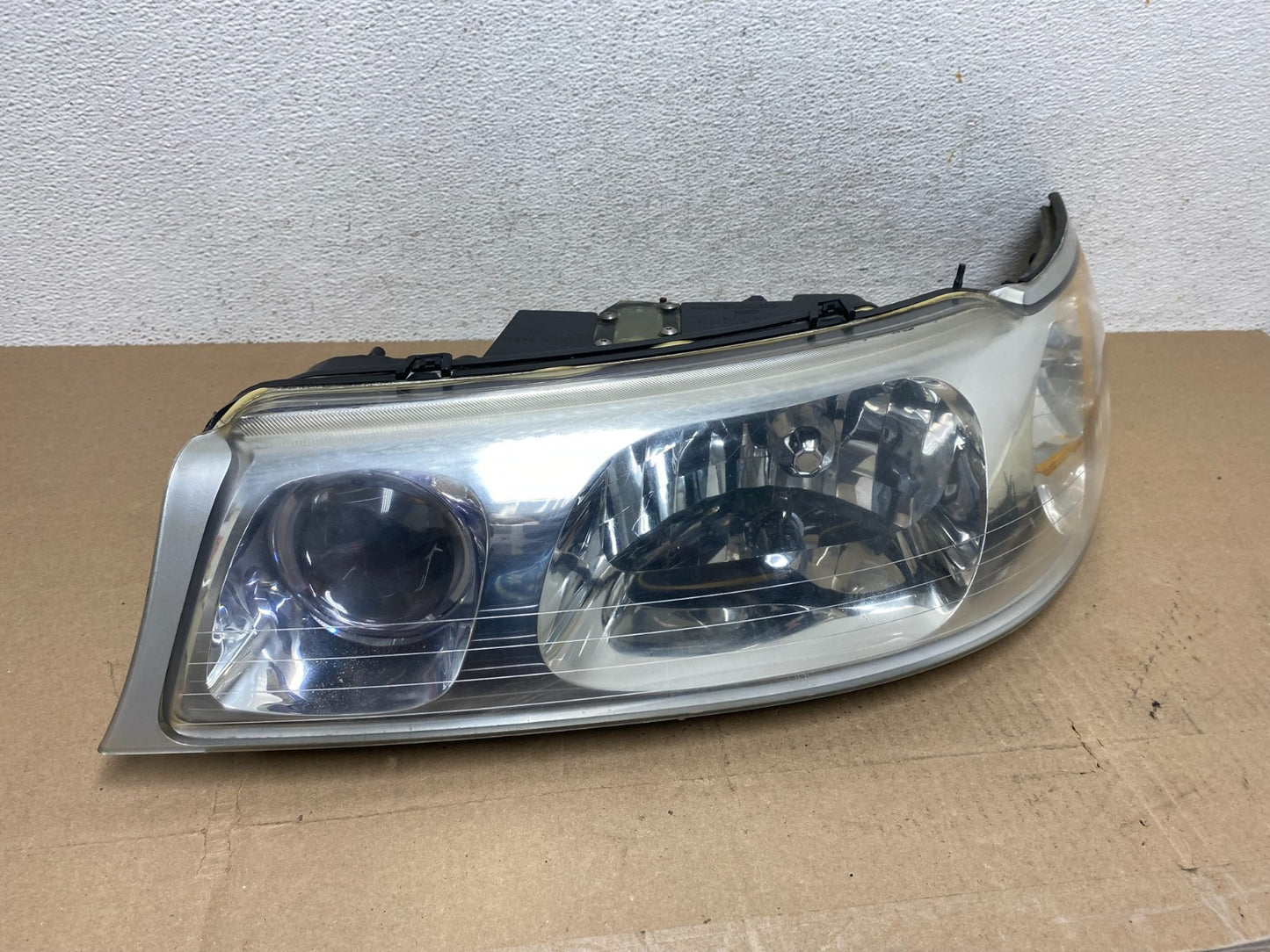 1999-2001 Lincoln & Town Car Left Driver LH Headlight Halogen AE6669 DW2