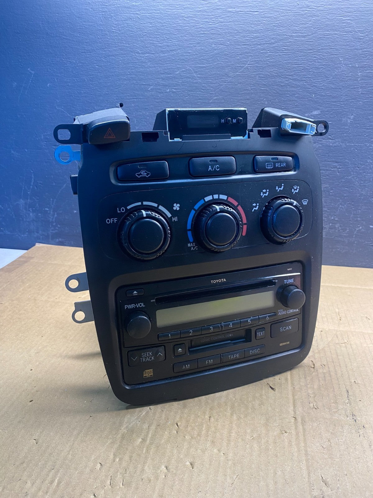 2004 to 2007 Toyota Highlander Climate Control Heater Radio Bezel AD1564 DW0