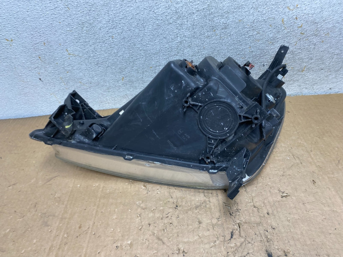 2002 to 2004 Honda CRV CR-V Right Passenger RH Halogen Headlight AI9295 LK7