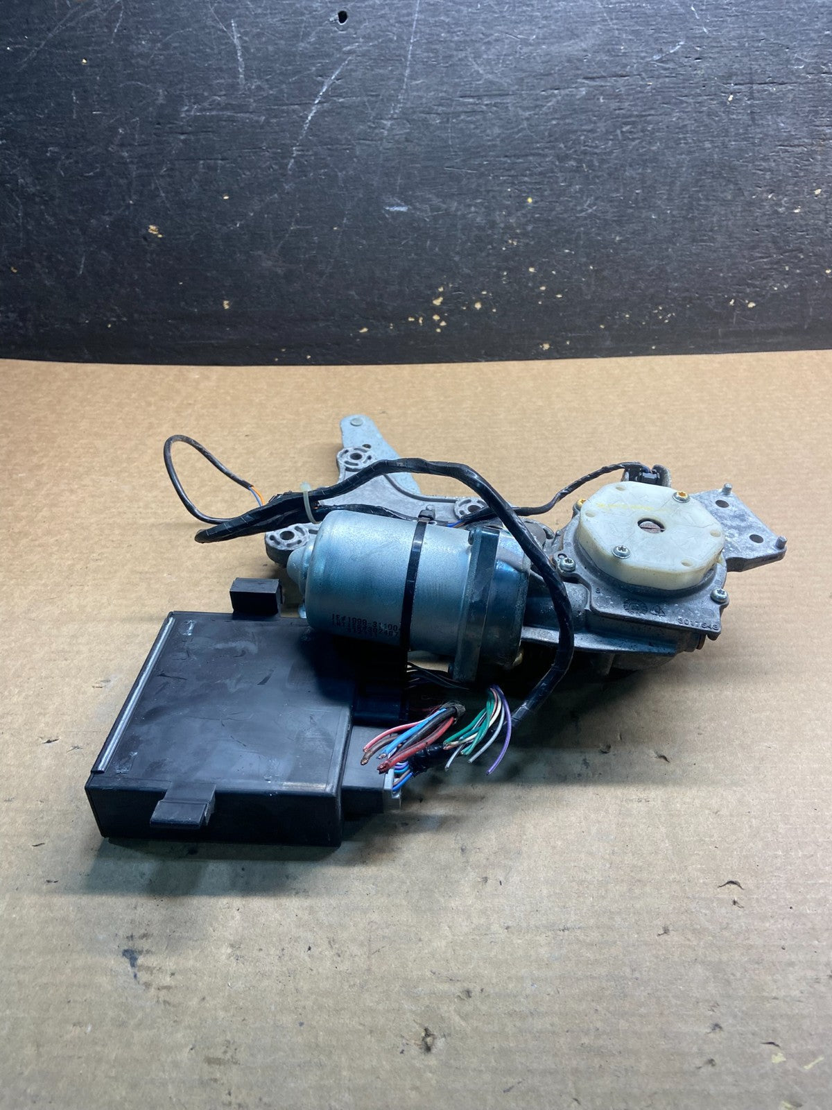GMC Acadia Yukon Tahoe  Rear Trunk Liftgate Power Motor Actuator OEM z9178 DG2