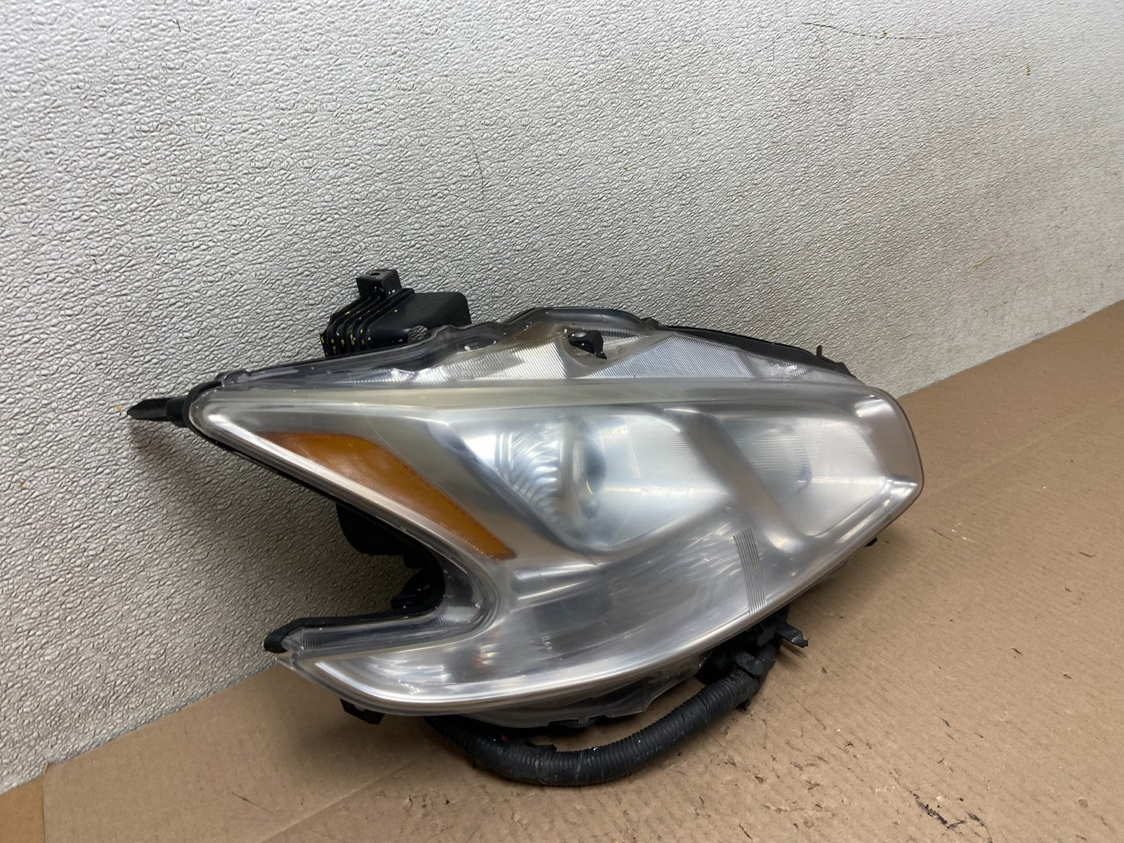 2009 - 2014 Nissan Maxima Headlight Right Passenger Xenon HID TYC Z4013 DW2