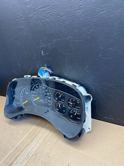 2002 GMC Yukon Speedometer Cluster Gauge Oem AB8825 DG2