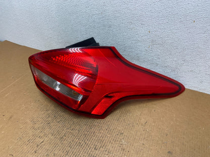 2015 to 2018 Ford Focus Tail Light Hatchback Right Passenger Side AE1321 DW1