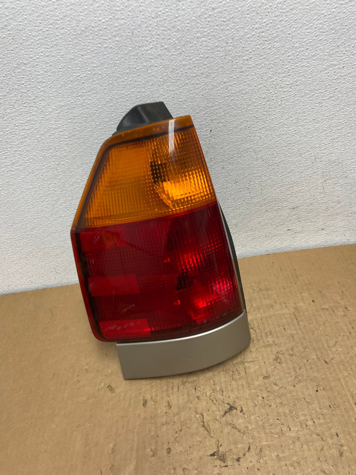 2002 to 2009 Gmc Envoy Left Driver Lh Side Tail Light AC8239 LK2