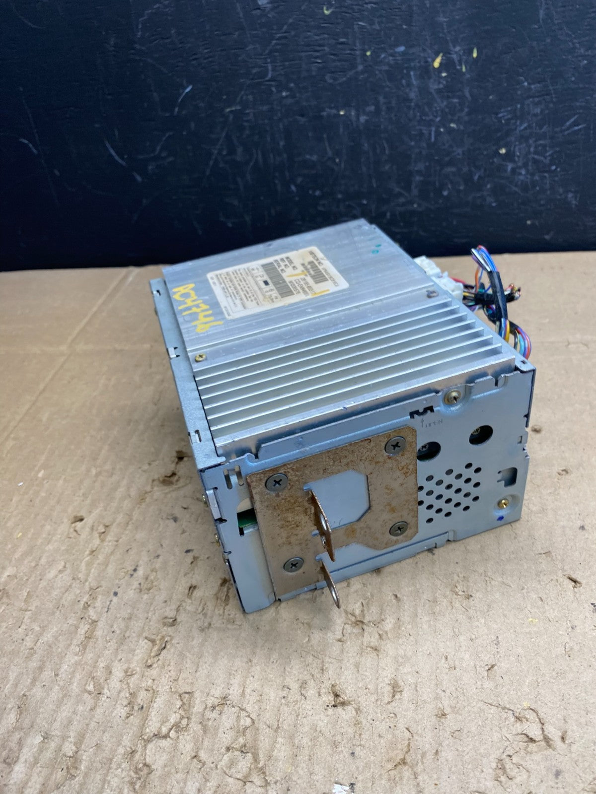2004 2005 Nissan Titan Radio Stereo Audio CD Player Receiver AC4746 DG2