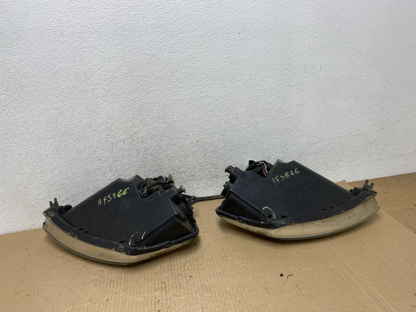 2000-2005 Mitsubishi Eclipse Left+Right Set LED Headlights AF5866 DG8