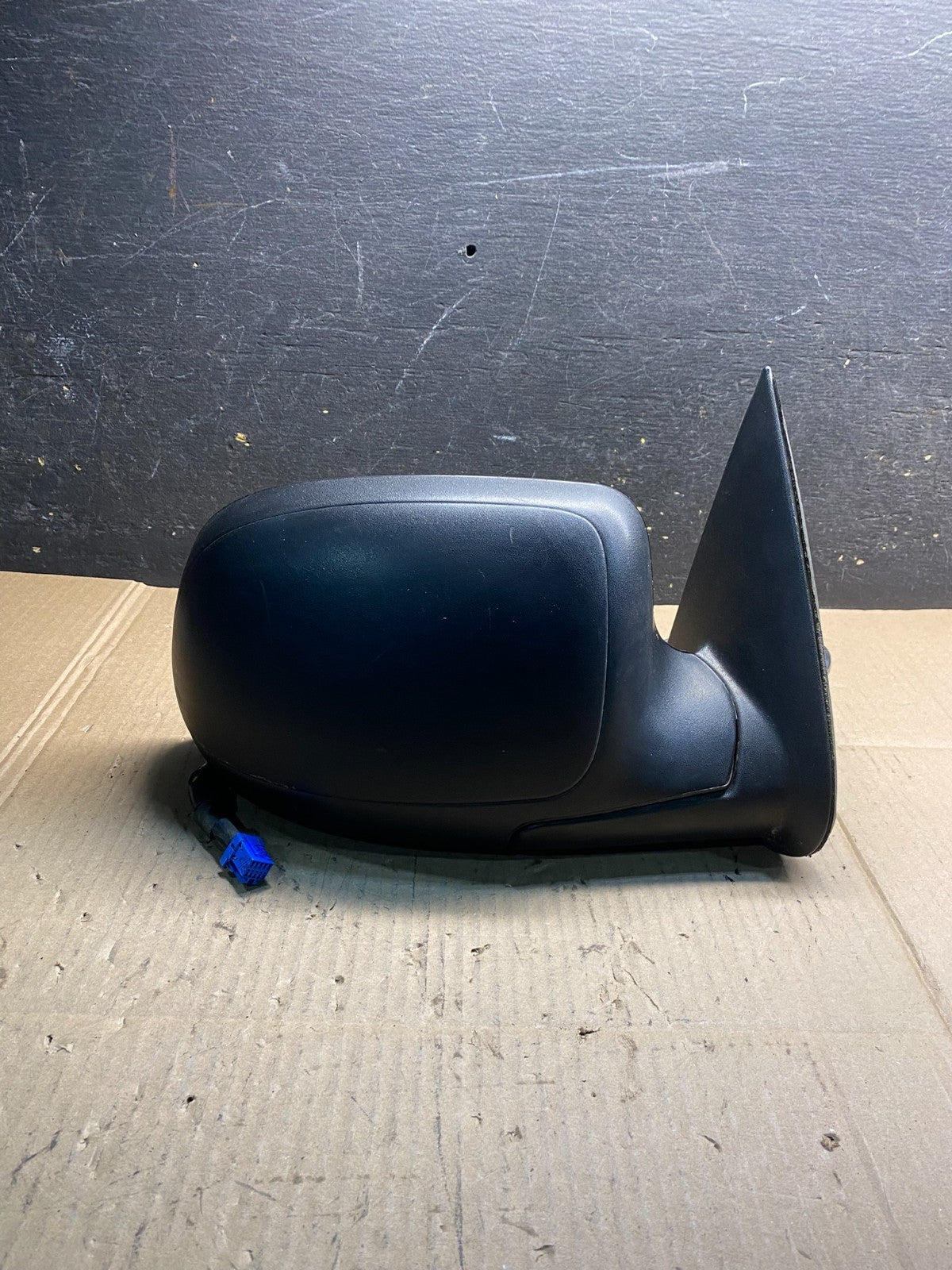 1999 - 2006 Chevrolet Silverado Suburban Right Door Mirror AB0633 MS0