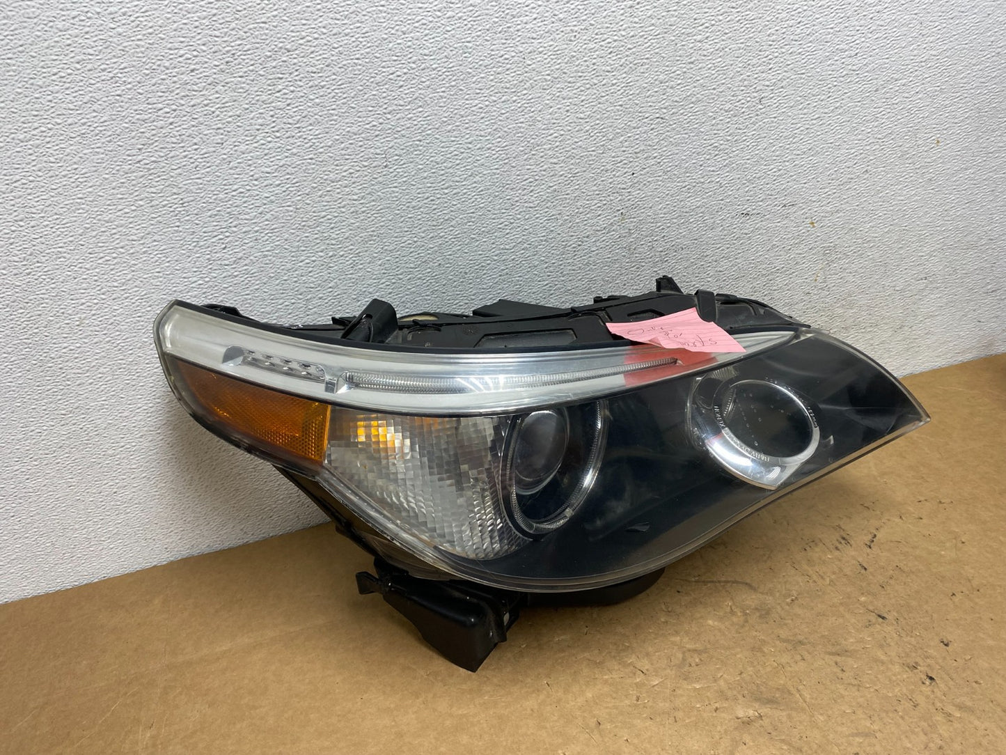 2004 to 2007 BMW 525i 5 Series Headlight Right Passenger Xenon AFS AD5230 DW2