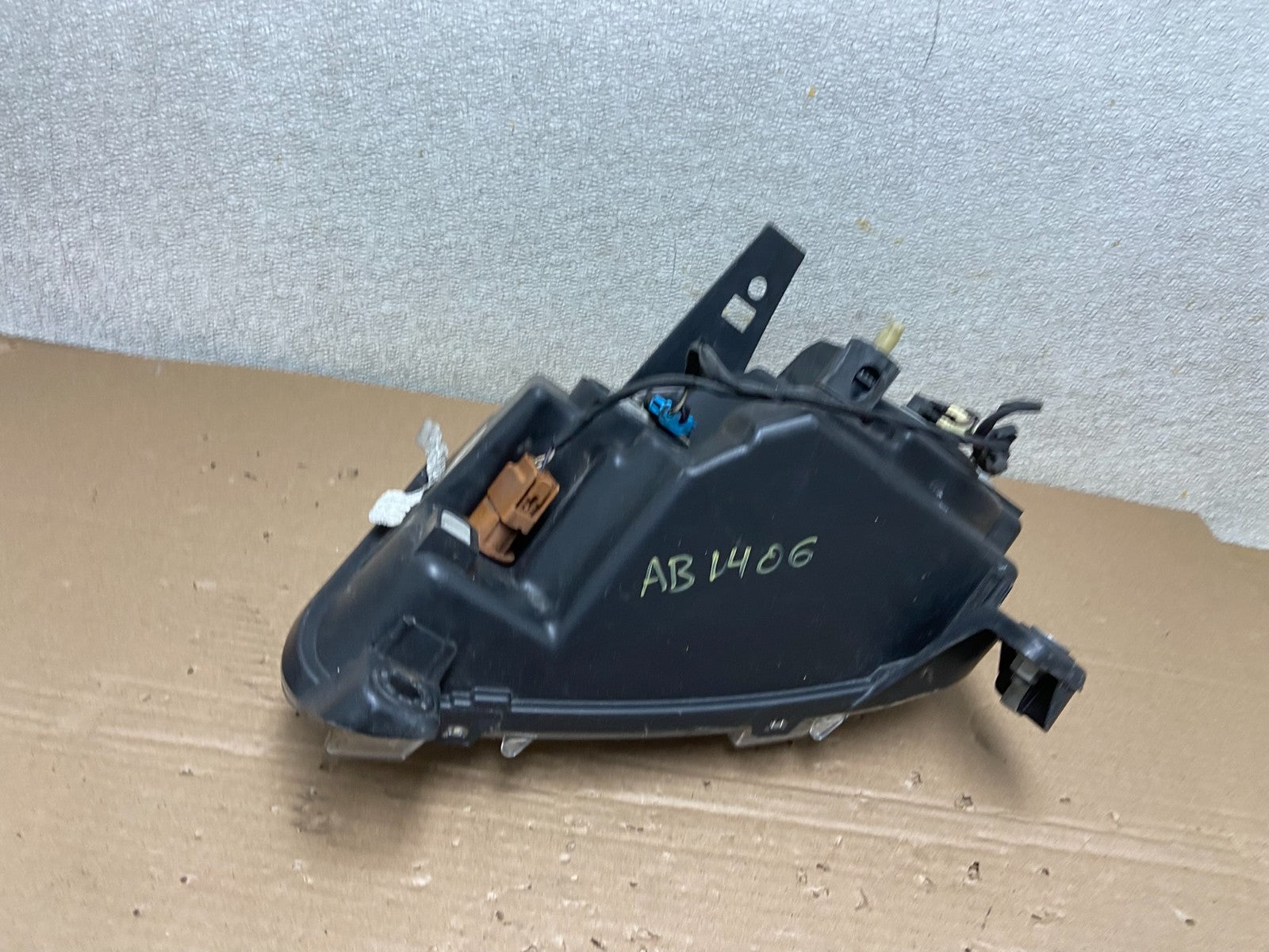2011-2013 Jeep Grand Cherokee Right Passenger Halogen Headlight AB1406 DW7
