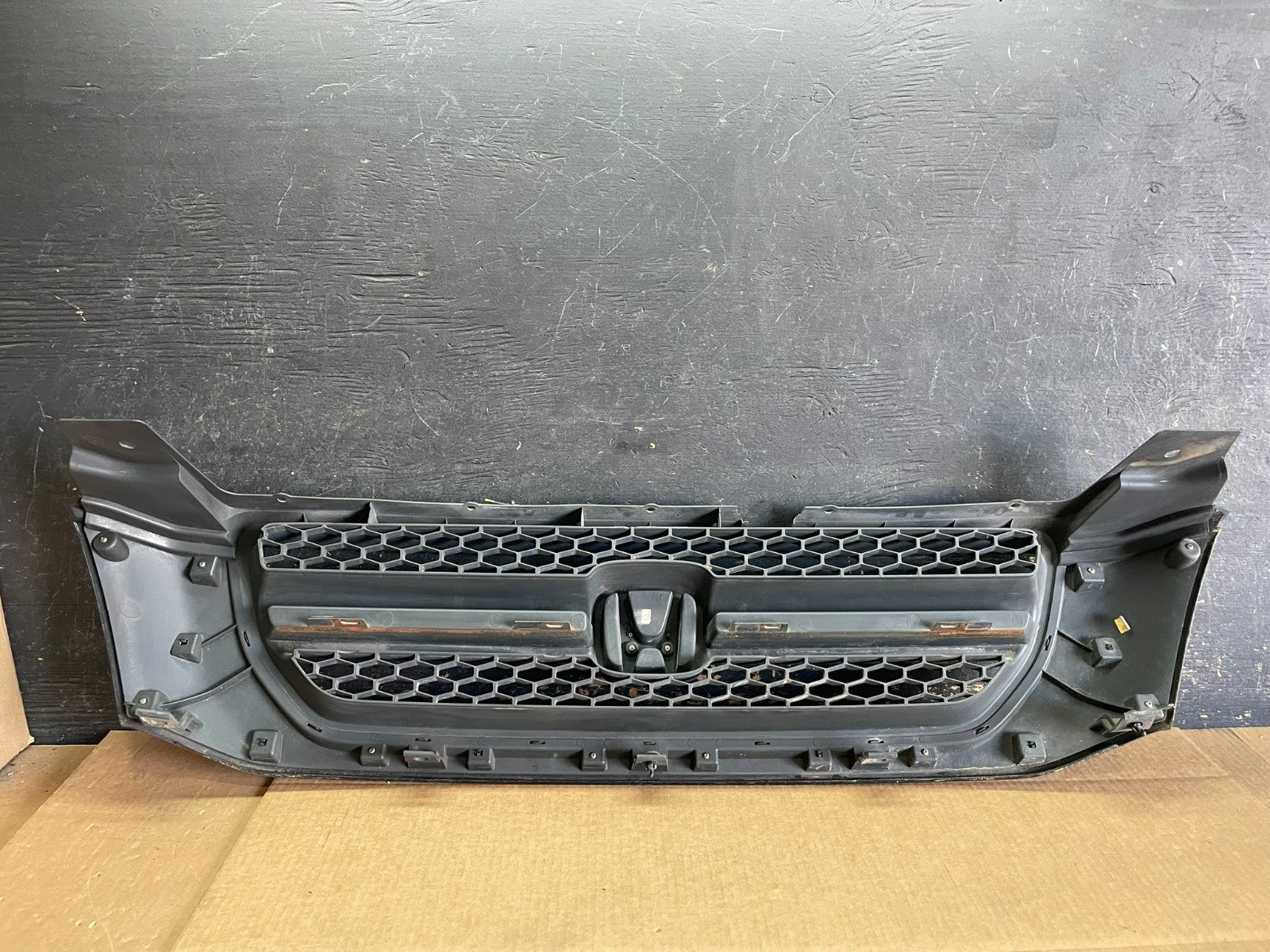 2003 2004 2005 Honda Pilot Front Upper Grill Grille Oem AA8974 DG6