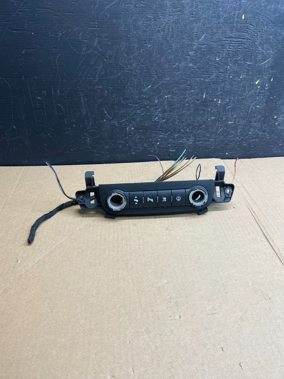 2007 - 2014 Chevrolet Tahoe Yukon Pedal Traction Control Switch AE4368 DG0