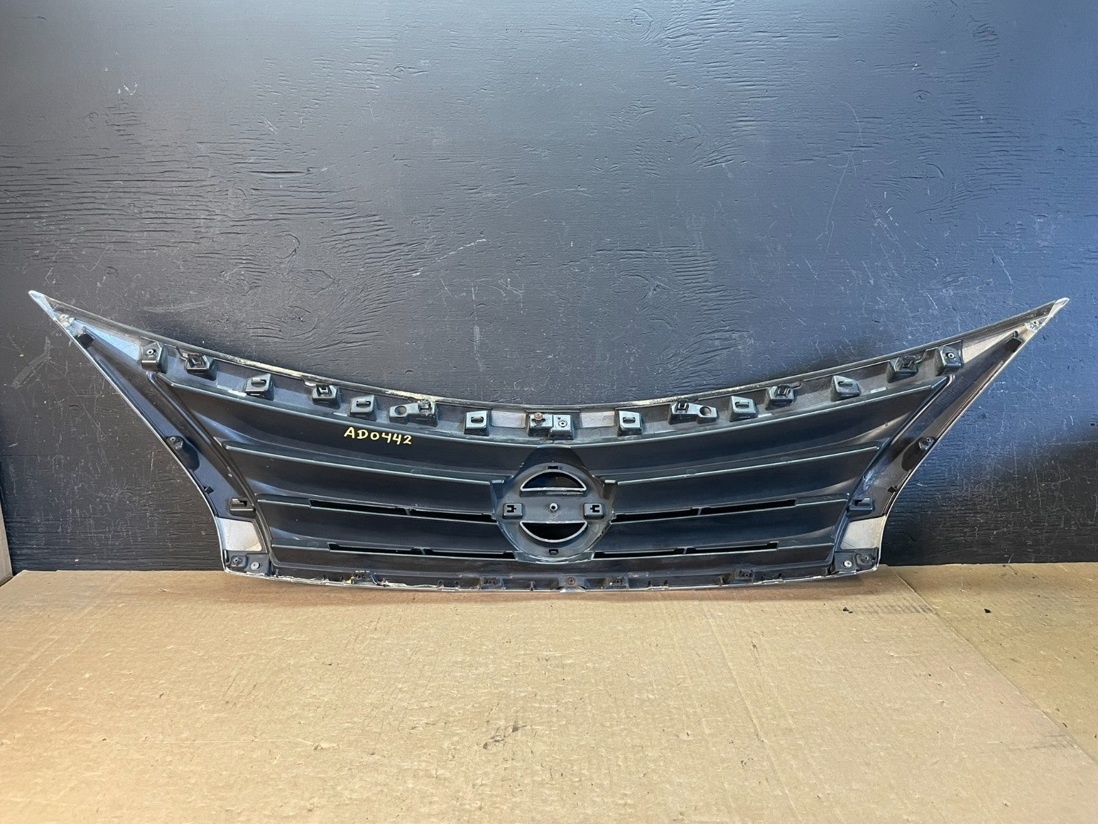 2013 to 2015 Nissan Altima Front Upper Grill Grille Sedan AD0442 DG4