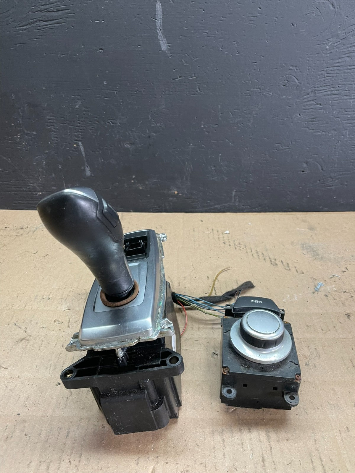 2007 - 2013 BMW X5 E70 Shift Shifter Selector Gear W/ Menu Switch  OEM AB7568 DG3