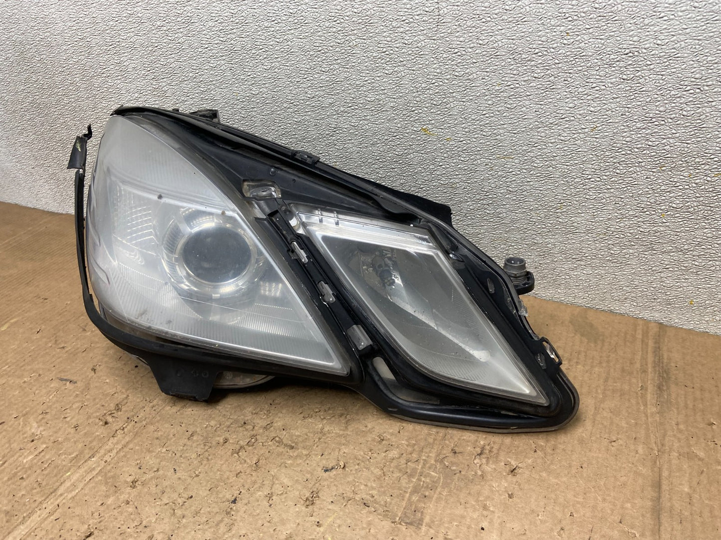 2010-2013 Mercedes E Class E350 E550 Left Driver LH Halogen Headlight AD2456 DW1
