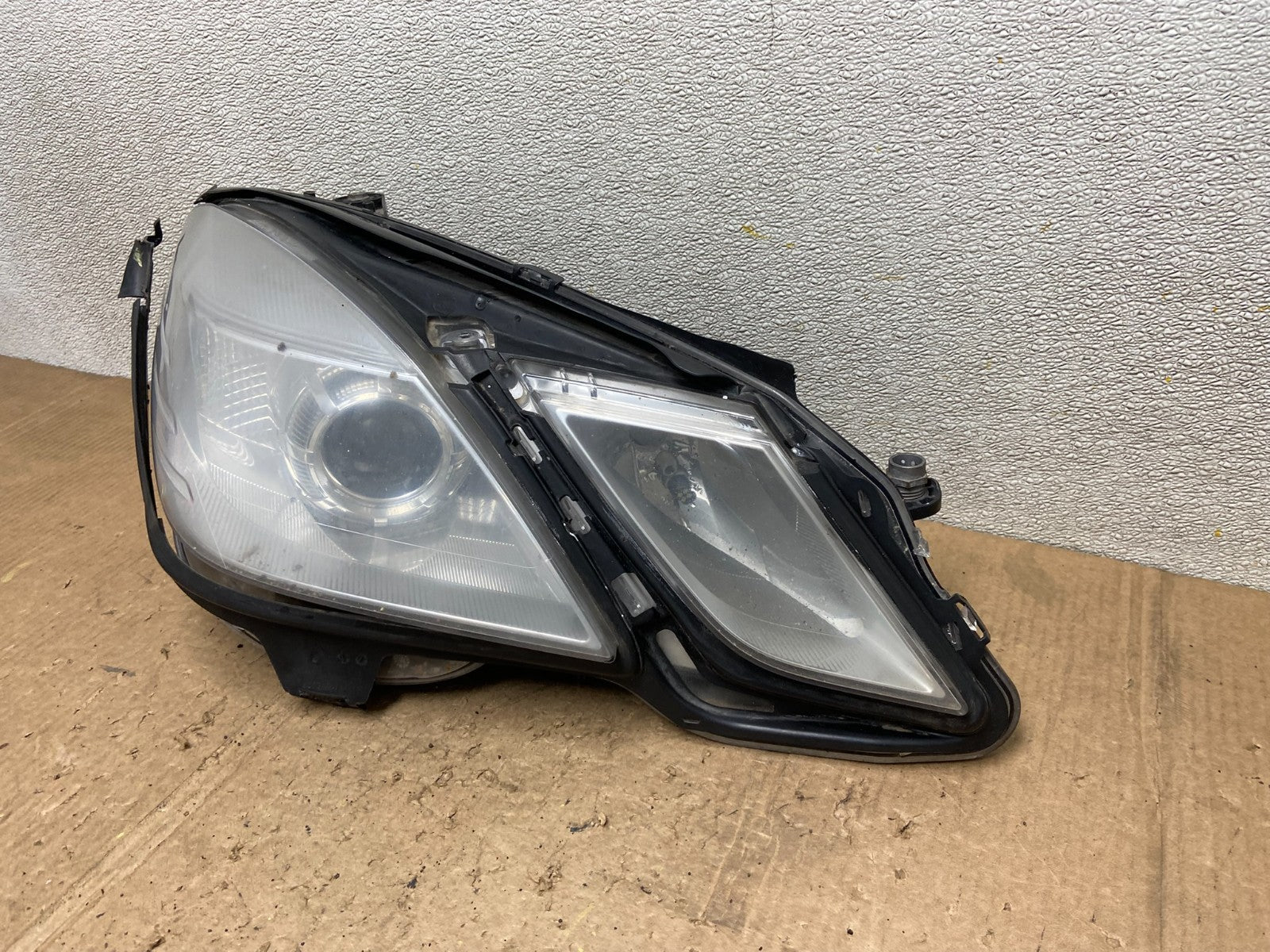 2010-2013 Mercedes E Class E350 E550 Left Driver LH Halogen Headlight AD2456 DW1