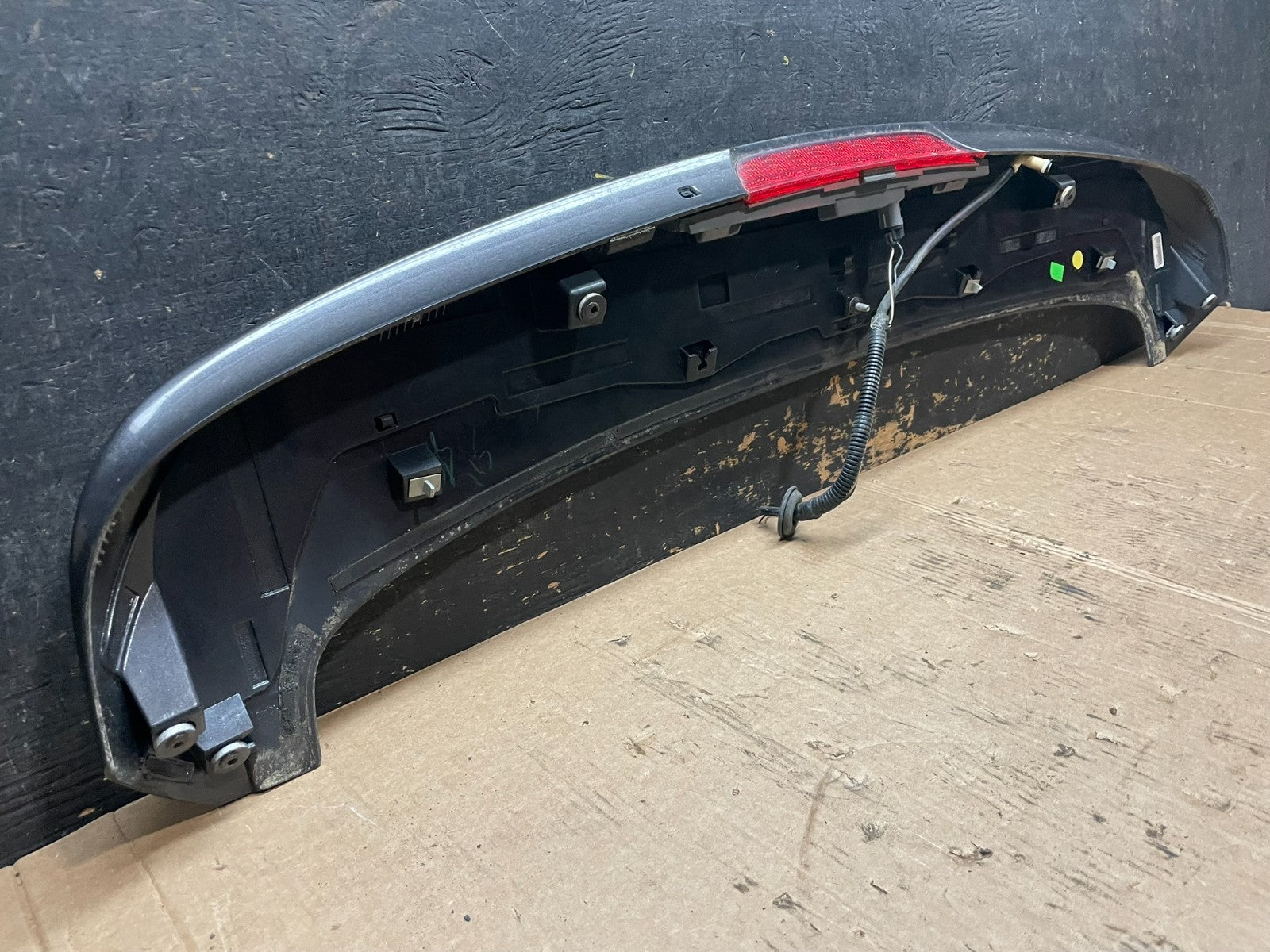 2010 to 2017 GMC Terrain Equinox 3RD Brake Rear Spoiler OEM Z5882 DG9