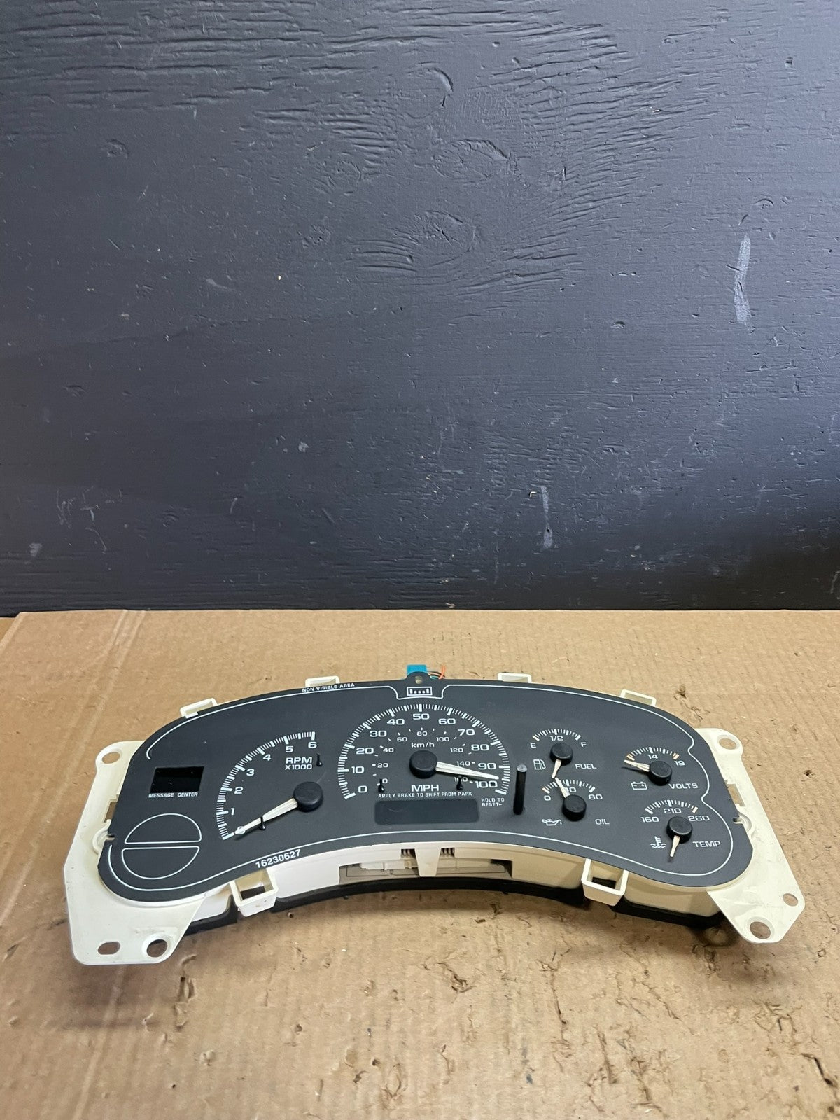 2002 GMC Yukon Speedometer Cluster Gauge Oem ab7546 DG1
