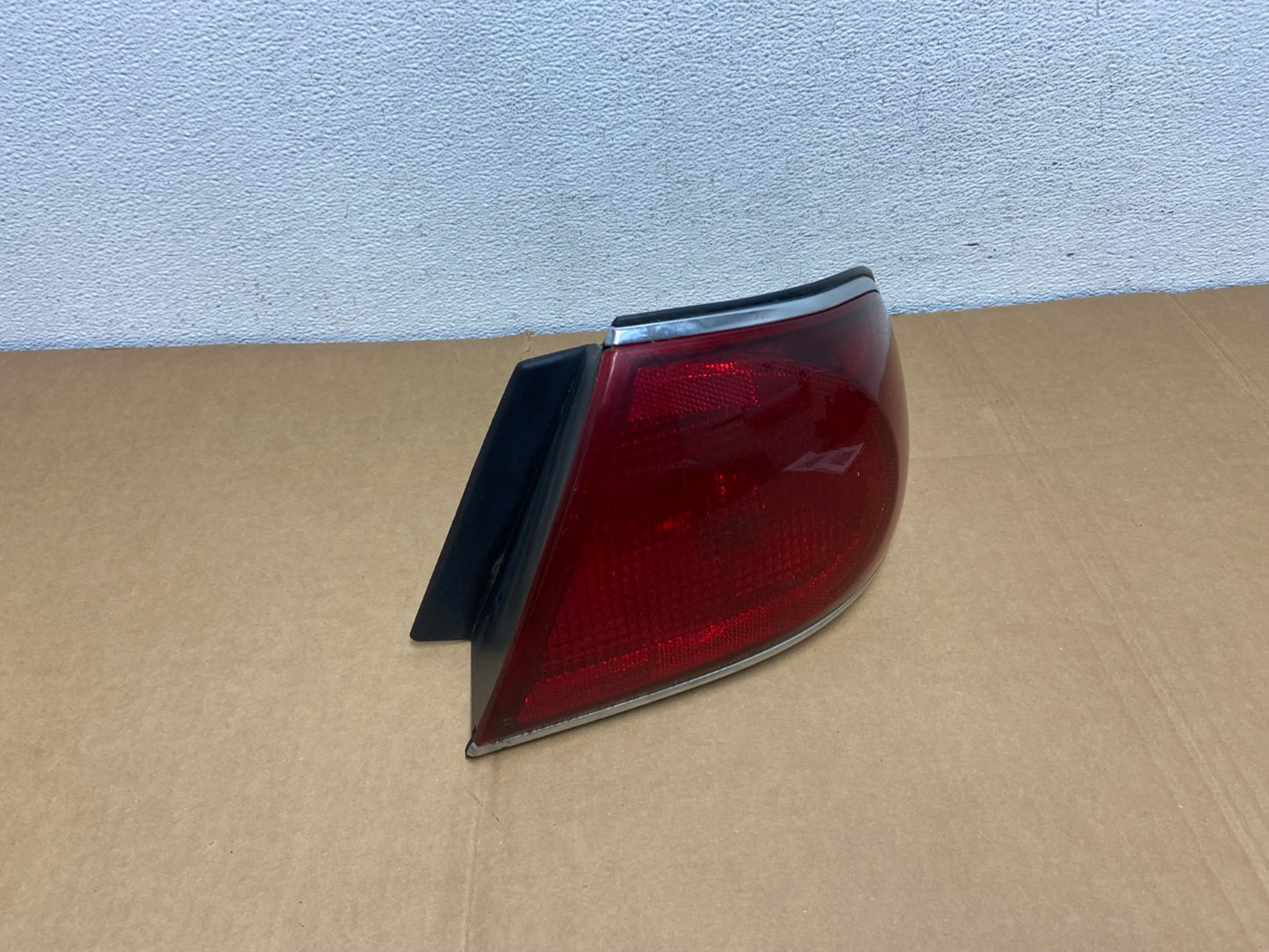 2000 to 2005 Buick Lesabre Right Passenger RH Side Tail Light AC7432 LK2