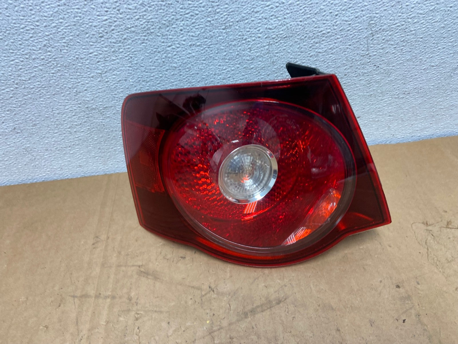 2008 2009 2010 Volkswagen Jetta Left LH Side Tail Light AD1264 LK0