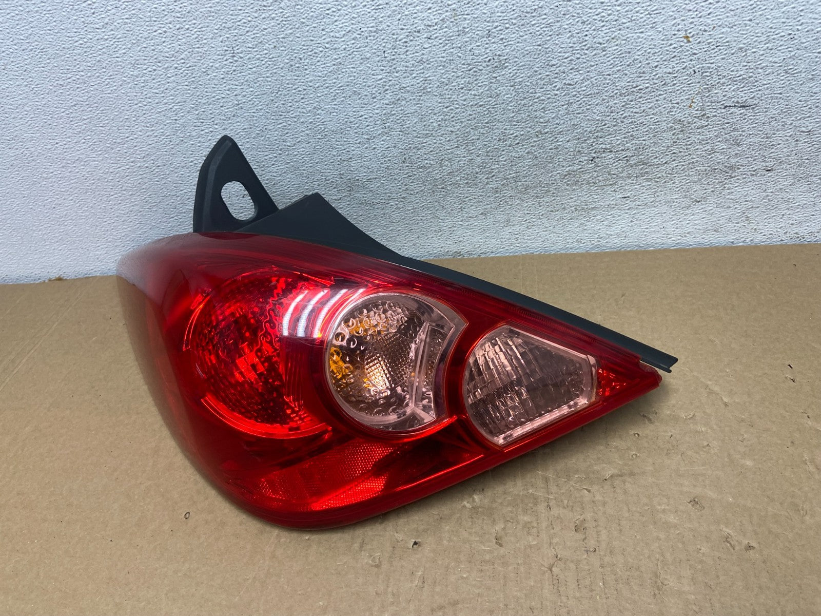 2007 - 2012 Nissan Versa Hatchback Left Driver Side Lh Tail Light AF7347 DW1