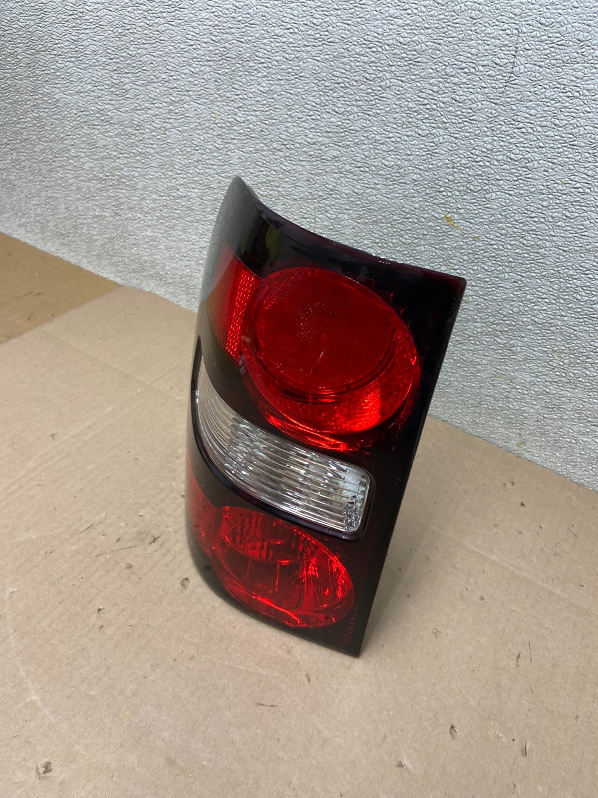 2006 to 2010 Ford Explorer Left Driver Lh Side Tail light OEM AA0279 DW1