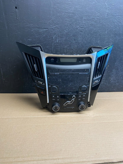 2011 - 2014 Hyundai Sonata Center Radio Climate Control Air Vent Bezel AF6541 DG0
