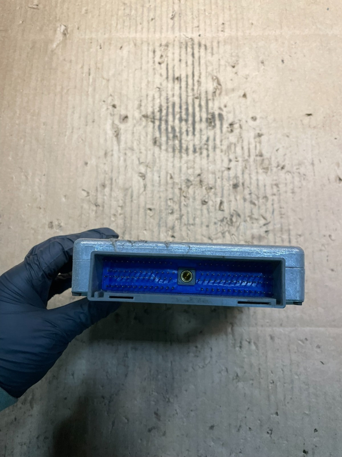 1999 Ford E350 Van 4.2L Engine Control Module xc2f-12a650-cc u9352 DG1