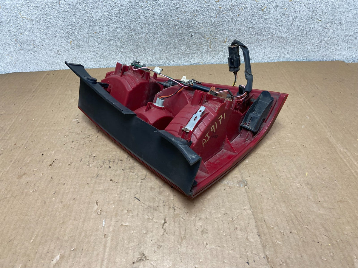 2009 to 2010 Kia Sportage Left Driver Side LH Side Tail Light AI9171 DW5