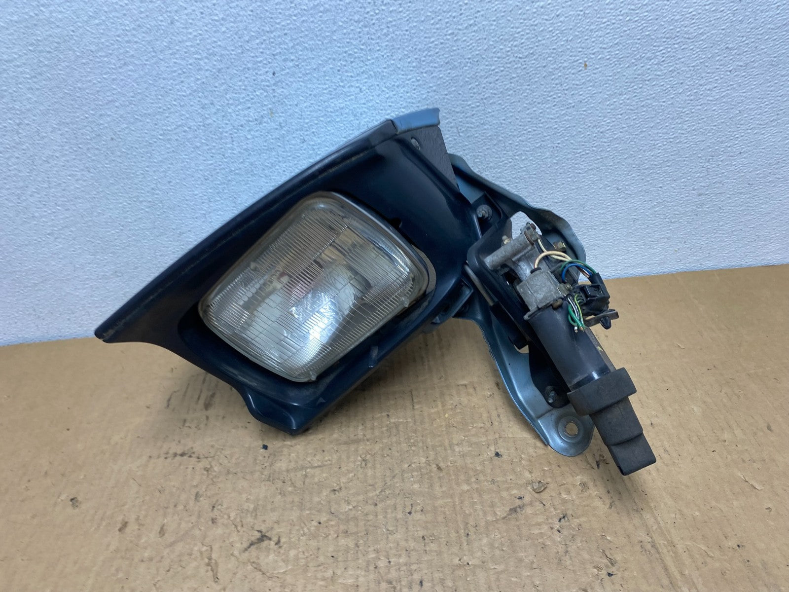 1990-1993 Toyota Celica Left Driver LH Headlight Complete With Motor AC8116 DW0