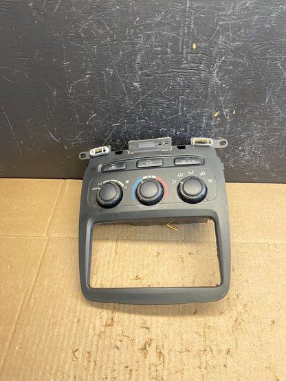 2001 to 2007 Toyota Highlander Climate Control Heater Radio Bezel AC9179 DG0