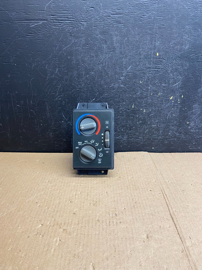 95-97 Chevrolet S10 BLAZER JIMMY AC Temperature Climate Control Switch AE4221 DG0