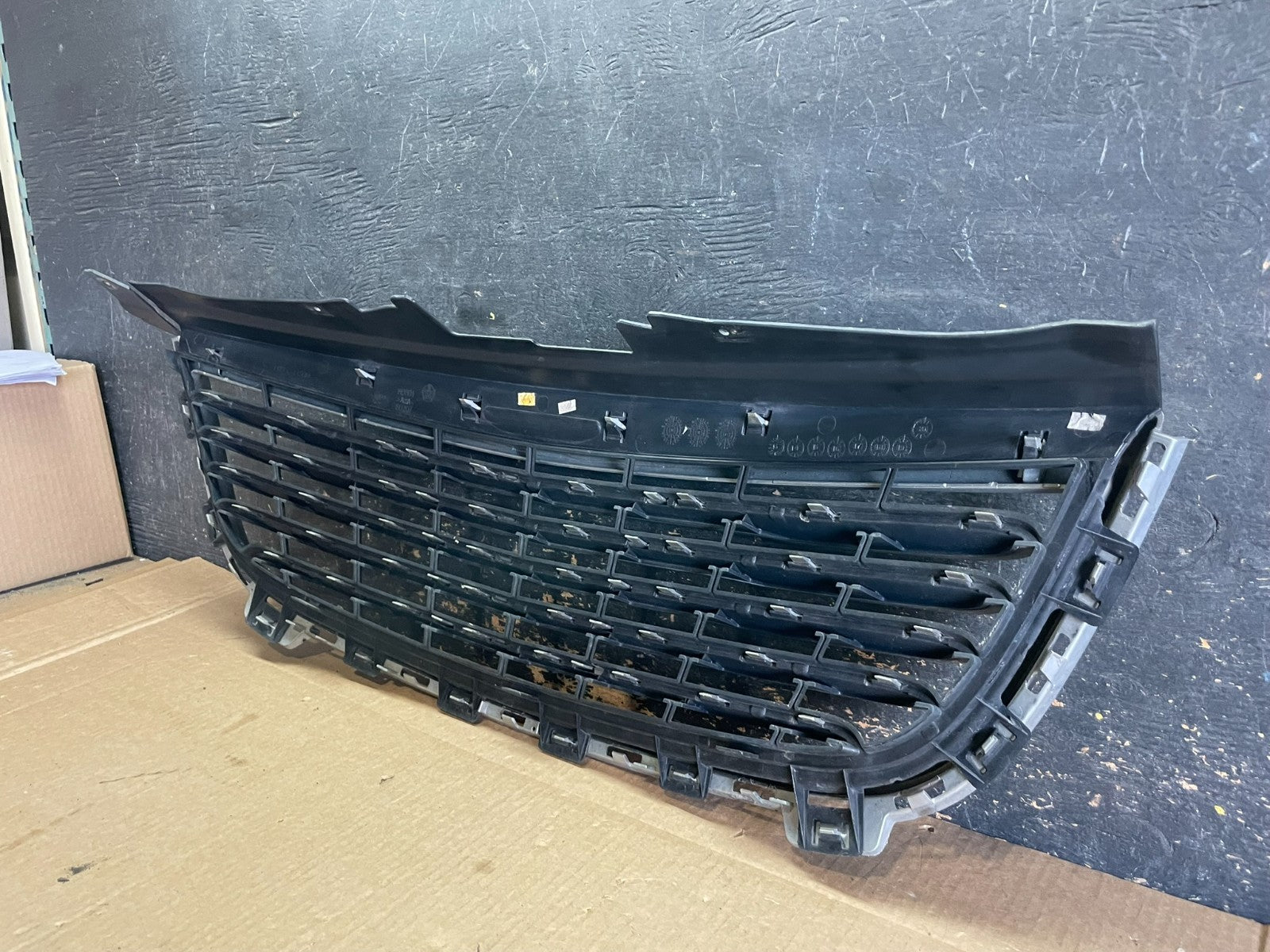 2011 to 2016 Chrysler Town & Country Front Upper Grill Grille Oem AB3026 DG6