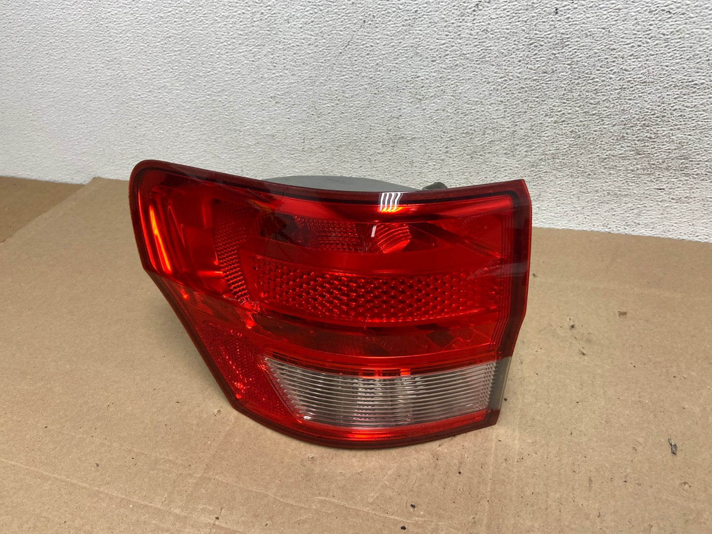 2011-2013 Jeep Grand Cherokee Left Driver Side Lh Tail Light AE4935 LK0
