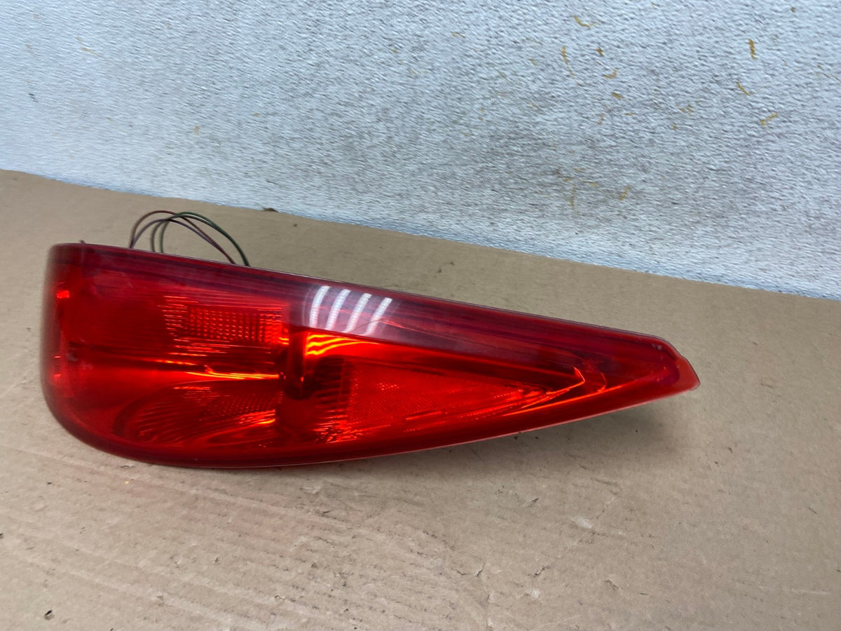2006 - 2009 Pontiac G6 Coupe Right Passenger RH Side Tail Light AH9455 LK1